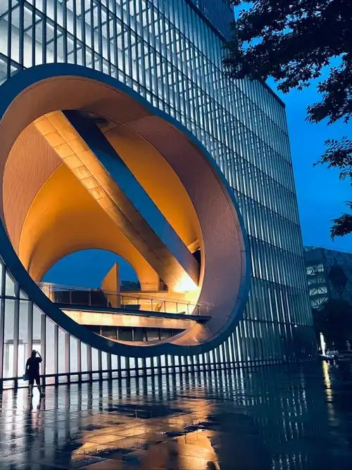 安藤忠雄作品上海保利大剧院