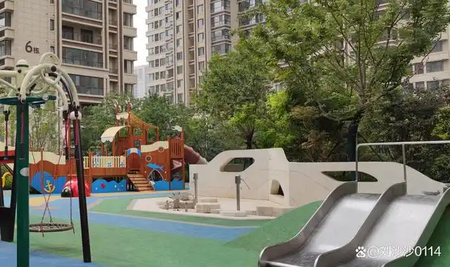 小区的儿童游乐场位置设计太失败,这两个因素是关键