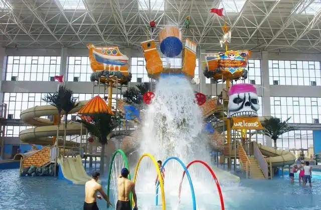 恒温亲子欢乐水寨恒温水上乐园位于温泉区,水上乐园设施先进现代.