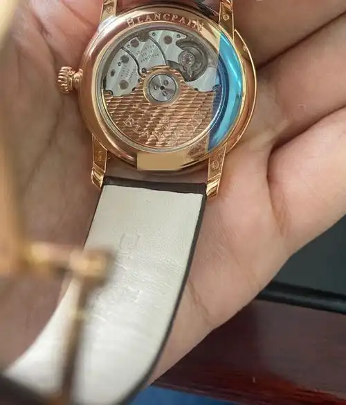 本地购入了我人生中的第一块表--宝珀6126月亮美人