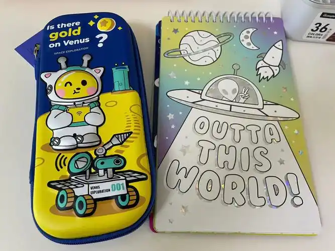 我给姐姐家男宝买了这款广博3d立体卡通文具盒,拿到手很惊喜,没有色差