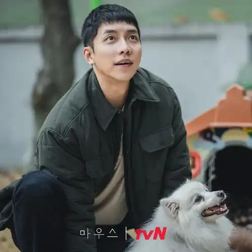 李昇基超话韩剧mouse超话#窥探#【图片】210527 mouse tvn公开剧照