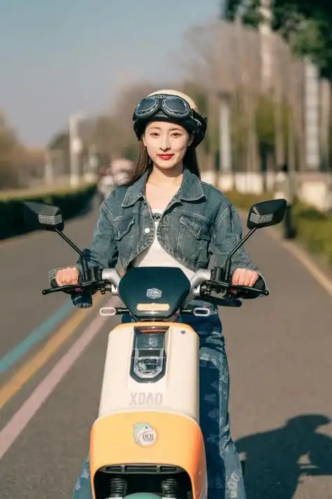 小刀电动车航天动力系朋克试骑,出街体验很"爽"无钥匙解锁实用