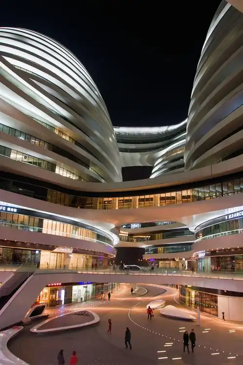 线条之美——北京银河soho夜景(竖版)