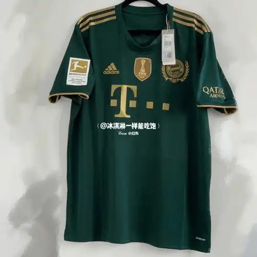 2122赛季拜仁啤酒节球衣42穆夏拉