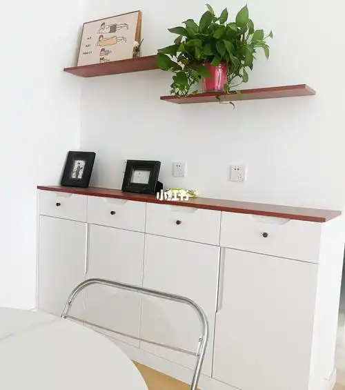 之前免拉手的抽屉带阻尼的,巨难拉,指甲盖都给我拉崩了.