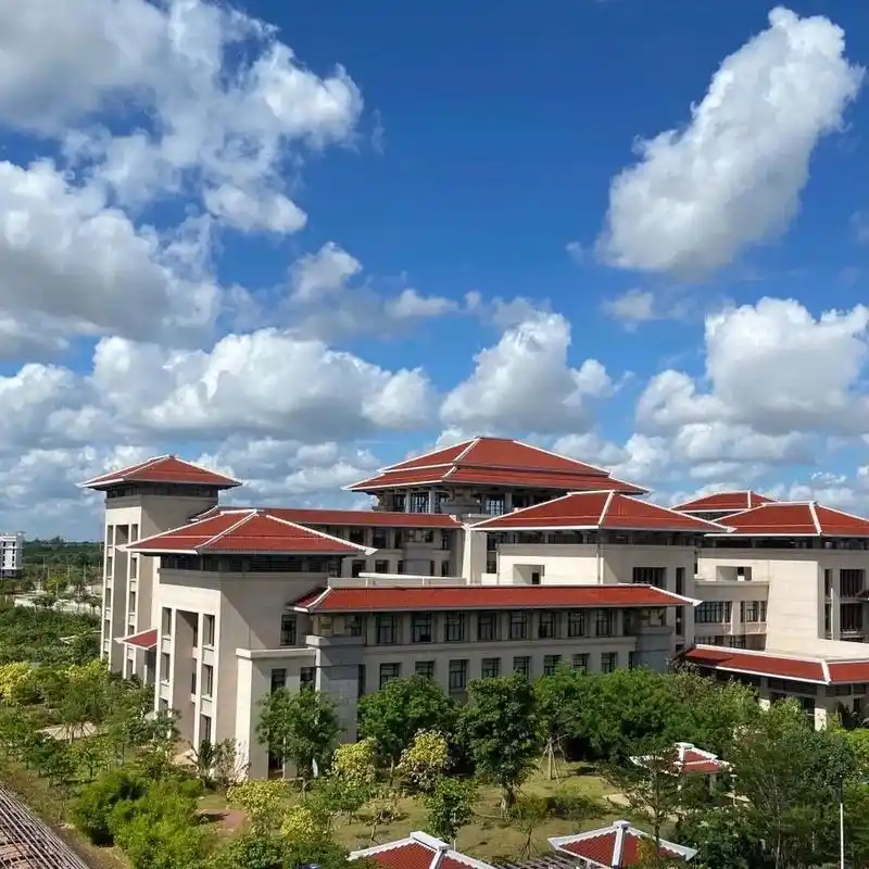 海南师范大学校区篇之桂林洋校区 海南师范大学桂林洋校区位于海口市