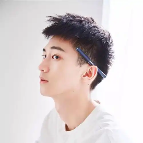 适合学生撩妹的几款男生发型_发型_时尚_发型