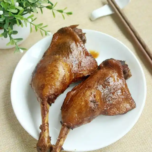 红烧鸭腿,鸭肉口感松软,做法简单,超美味