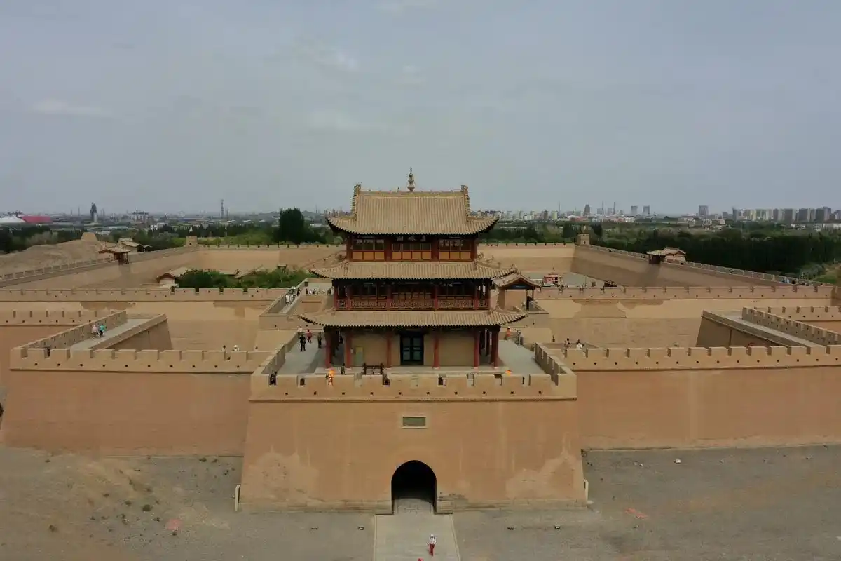 嘉峪关关城打个卡.有些景点,真的无人机飞过去看看就可以了.p - 抖音