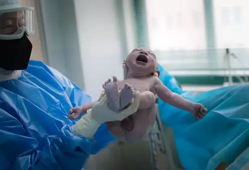 武汉24小时_新乡学院_零二七艺考