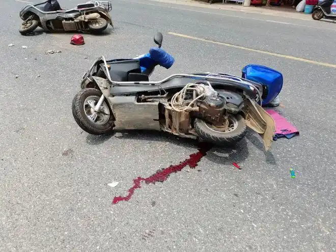 吉安2辆两轮摩托车相撞,一人身亡.