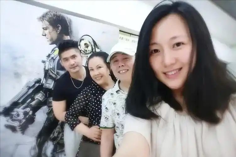 潘阳:30岁嫁10亿富豪,全要感谢潘长江?如今为何带儿子长住娘家