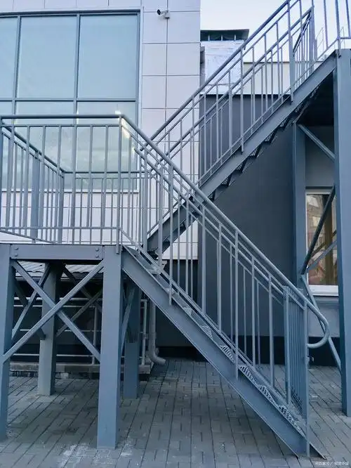 钢结构加工的楼梯,怎样焊接才能更耐用?