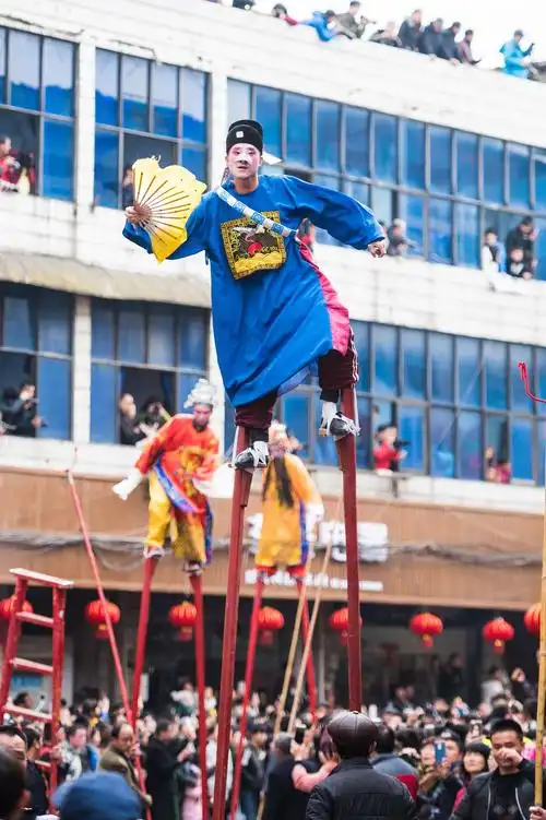 踩高跷的人 - 汨罗长乐摄影专区(相机拍摄区)