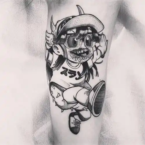 大臂暗黑风动漫人物阿拉蕾纹身图案