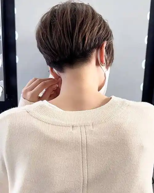 发型一换,颜值翻倍,这样的发型真让人心动_短发_造型_姐妹