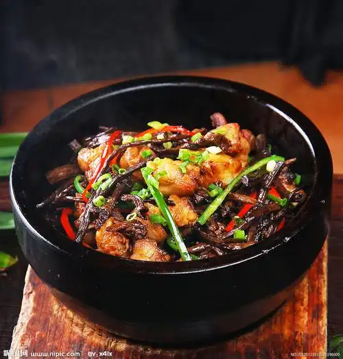 【茶树菇烧鸡】材料:鸡 半只 茶树菇 适量 …_来自淡雅jh的图片分享