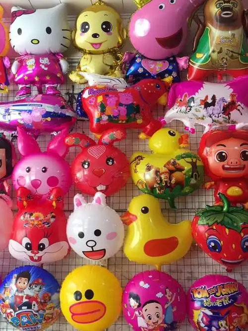 卡通创意造型气球儿童玩具飘空y气球太空球氦气球戏水大黄鸭50起