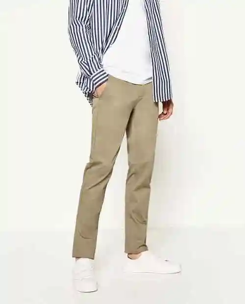 男卡其色裤子怎么搭配衣服这样搭配魅力值max