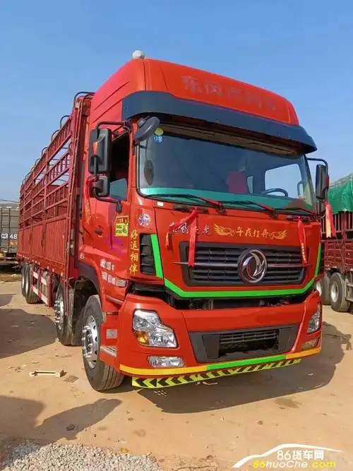 东风商用车天龙天龙前四后八9米6高栏货车