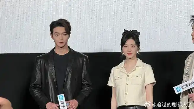 许凯一场戏亲了两个人