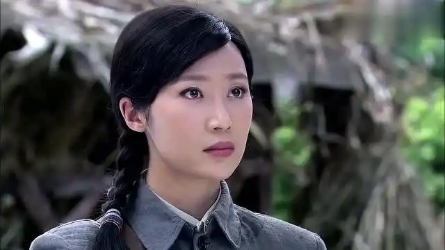 武工队传奇:队长和女军医就是冤家,一见面就吵架,不分时间地点