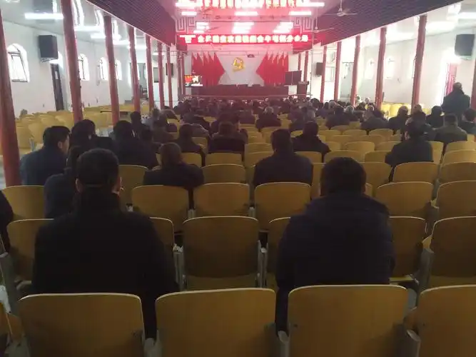 贫困县政府的会议室,开会时只能靠搓手跺脚来取暖-搜狐大视野-搜狐新