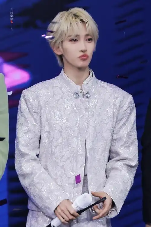 抓不到彩带会嘟嘴的宝宝05    是谁在2024想念小甜c91@刘宇yu