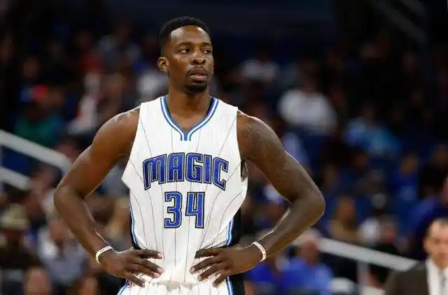 巴莫特 什么也不说了,非洲王子不差钱,就是想和保罗打球!