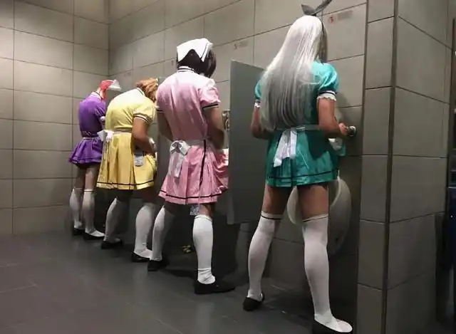 漫展的厕所真的如传闻中那样神奇吗随随便便就能看到女装大佬