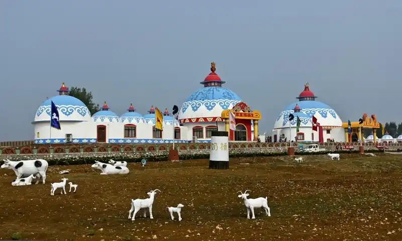 卧龙蒙古风情园
