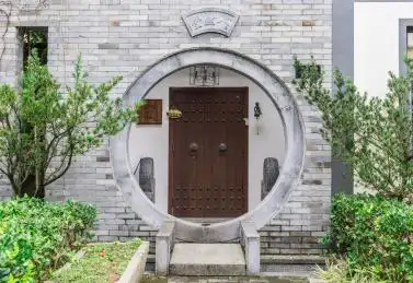 江南园林建筑月亮门