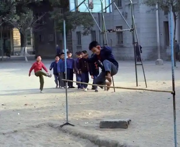 回顾70,80后真实的老照片,满满的回忆,我们都曾这样低成本长大