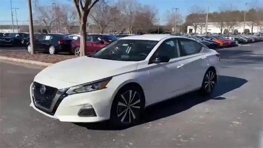 没白等2021款日产天籁终于来了17万起有这颜值还想啥迈腾