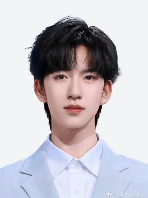 贺峻霖稳录,是大一新生贺儿