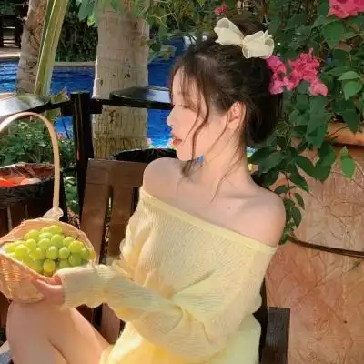 露肩膀的美丽女生头像高清唯美清新很好看的露肩女头