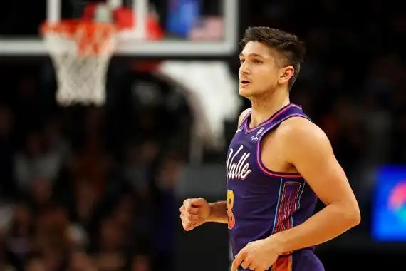 格雷森阿伦闪耀太阳但凯尔特人最终获胜