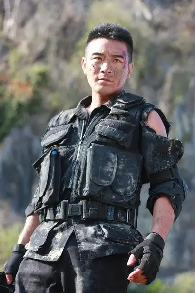 以当代中国海军建设发展为背景的大型当代军旅电视剧《火蓝刀锋》将于