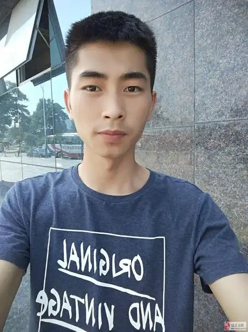 【帅男秀场】钱红伟 23岁 天秤座 陕西理工学院