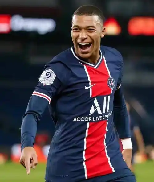 原创姆巴佩单刀进球巴黎10晋级法国杯决赛梅西曾遭连续挫折16强之辱