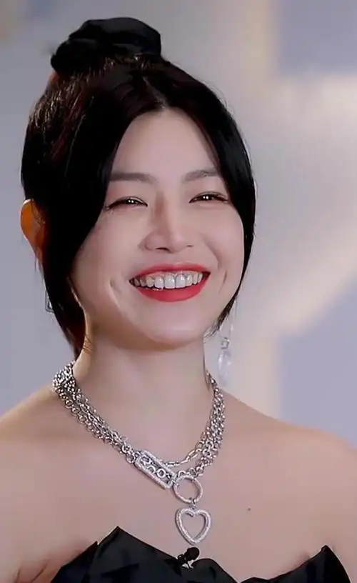 牙齿不好看,却坚持用原装牙的7位明星,不比人均一副烤瓷牙美?