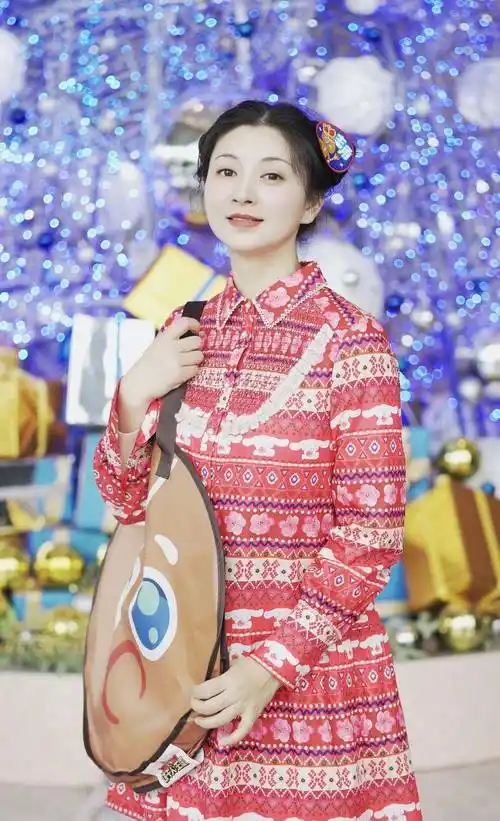 原创上海这一夜大秀春光的杨颖和张萌都败给了全裹出镜的斓曦