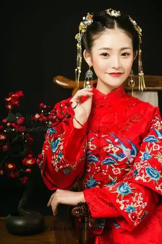 22款准新娘必选的实用中式新娘造型