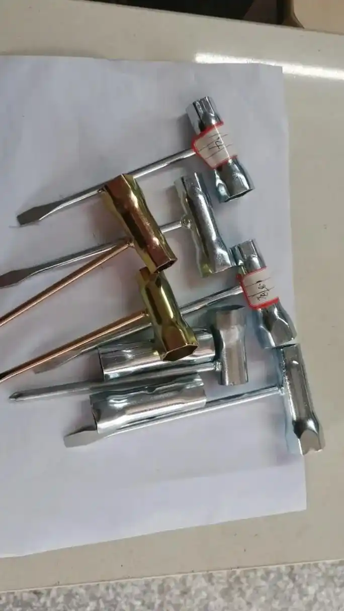 套筒扳手内六角扳手开口扳手螺丝刀油锯割草机配套扳手工具包