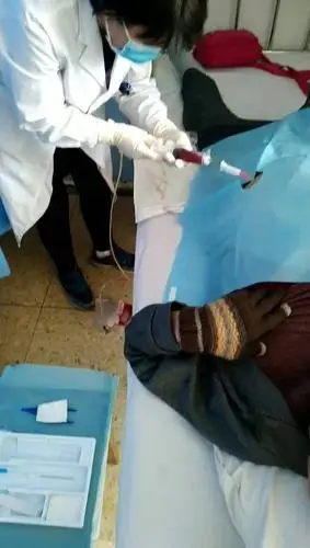 sciencex-中医生         腹腔穿刺抽腹水,肝硬化,肝癌病人.