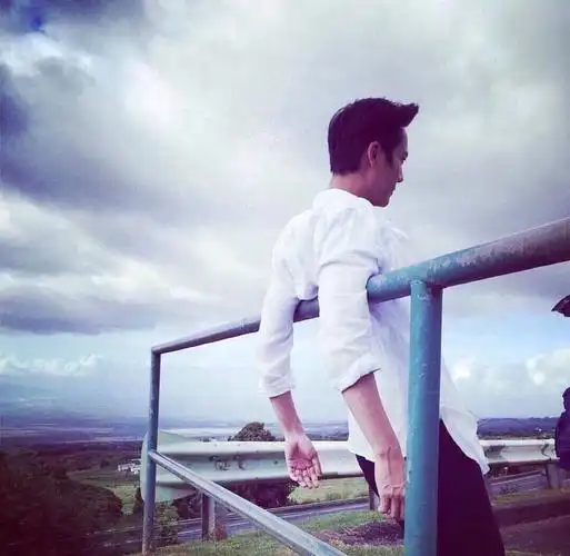 白衬衫男神陈伟霆简单白衬衫搭出百变风格期待风暴舞李俊杰