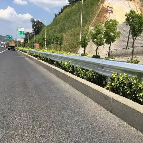 grsbm1b1中央分隔带护栏三波护栏板波形栏杆