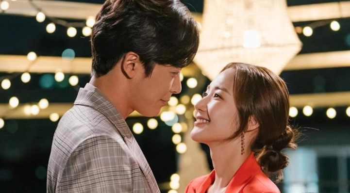 开播十集热度不减,《她的私生活》又欲又甜