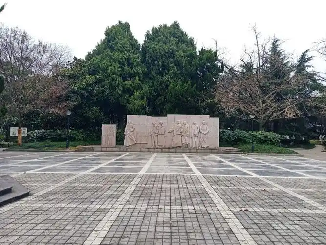 嘉兴人民公园,有辛亥革命纪念碑